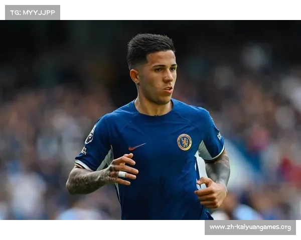 英超的恩佐，卡牌中的足球英雄